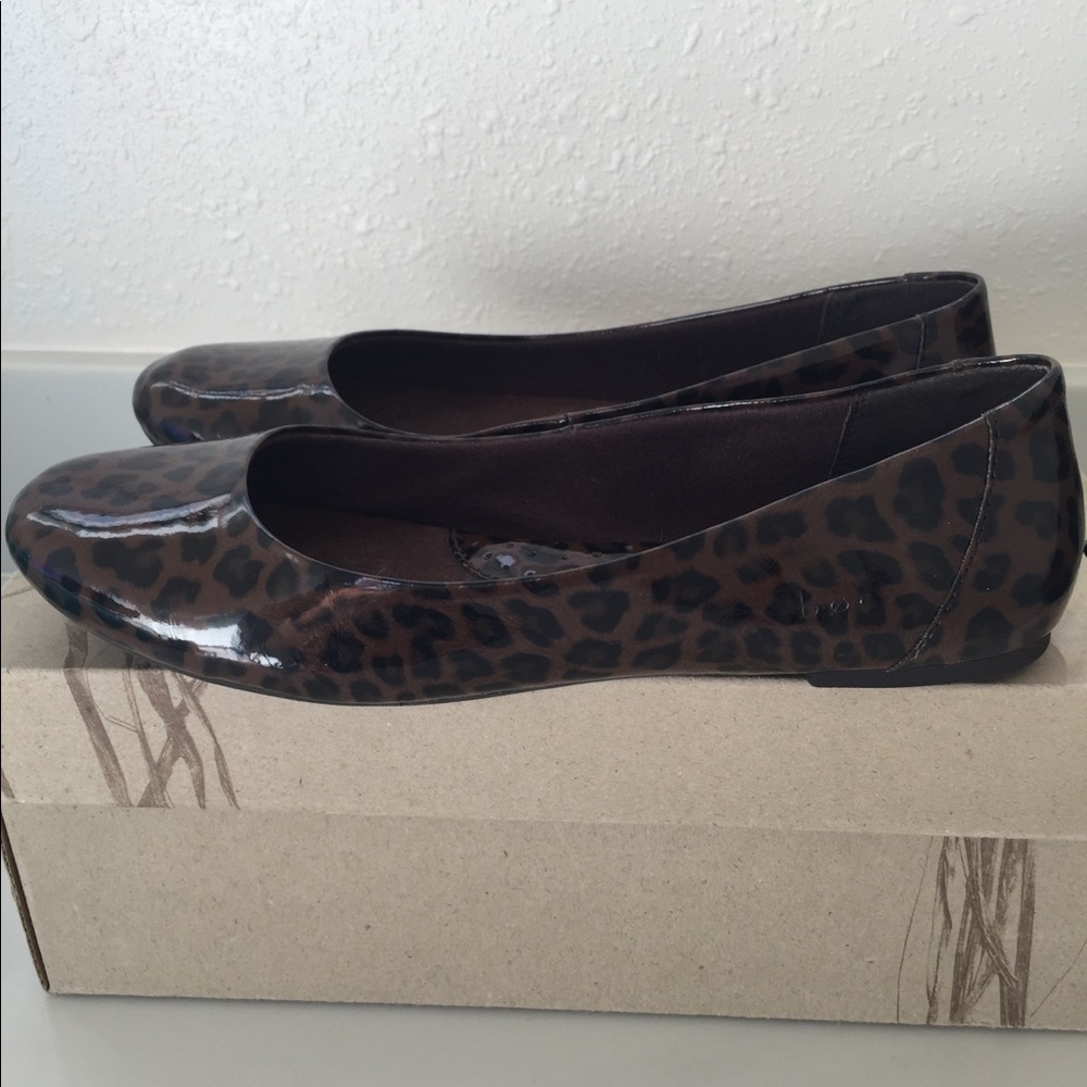 Born concept b•o•c dark brown flats